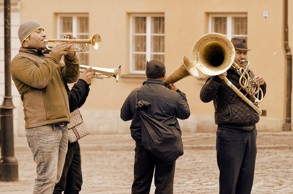 הוכחות מדעיות לכך שהאהבה באמת מחשיכה את השיגעון שלנו
